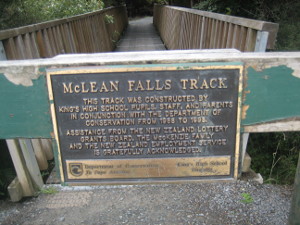 McLean-Falls-Walk-01.JPG